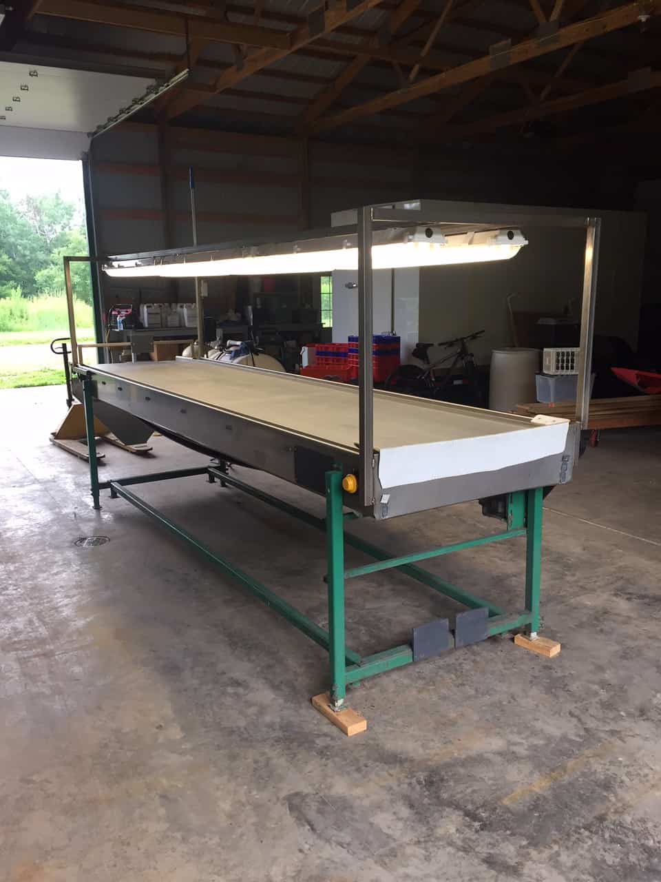 Lakewood Sorting Table - Used Blueberry Equipment